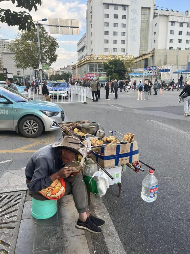 家门店的蜜雪冰城又盯上了早餐店不朽情缘登录入口超10000(图3)